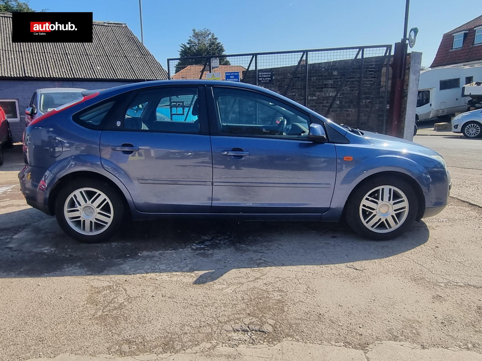 Ford Focus 1.6 Ghia Hatchback 5dr Petrol Automatic (184 g/km, 99 bhp)