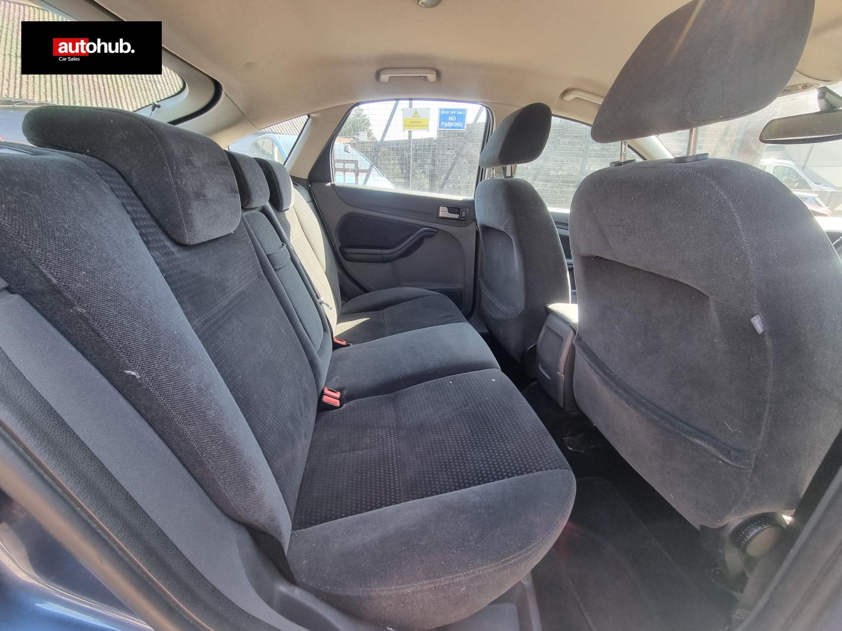 Ford Focus 1.6 Ghia Hatchback 5dr Petrol Automatic (184 g/km, 99 bhp)