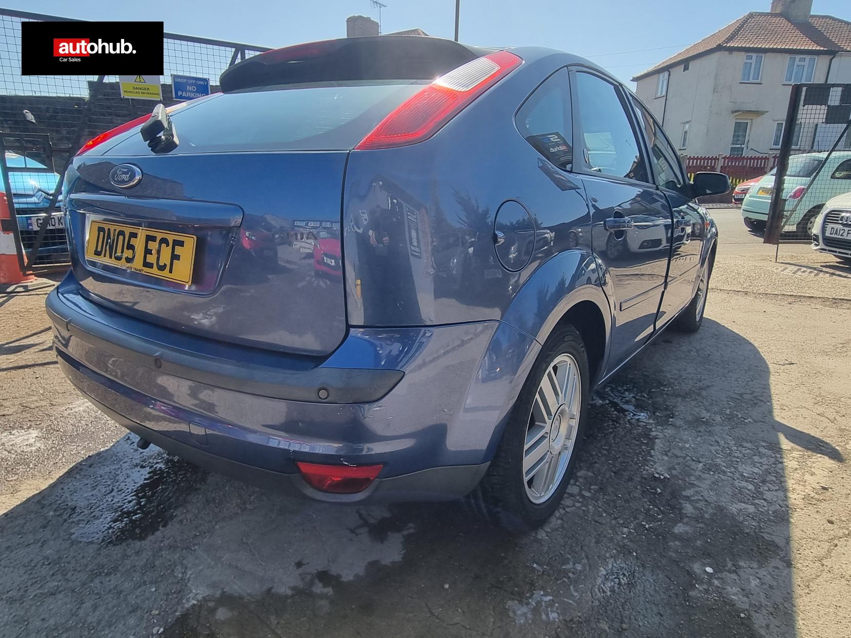 Ford Focus 1.6 Ghia Hatchback 5dr Petrol Automatic (184 g/km, 99 bhp)