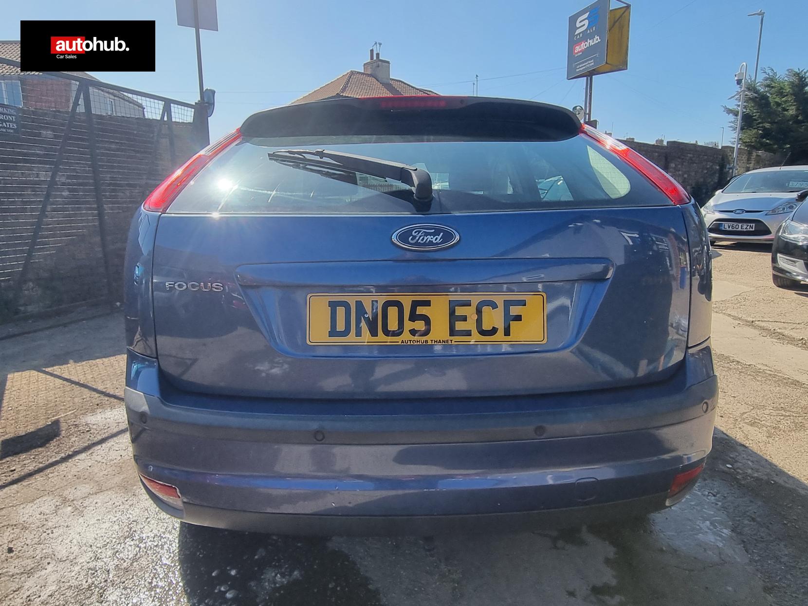 Ford Focus 1.6 Ghia Hatchback 5dr Petrol Automatic (184 g/km, 99 bhp)