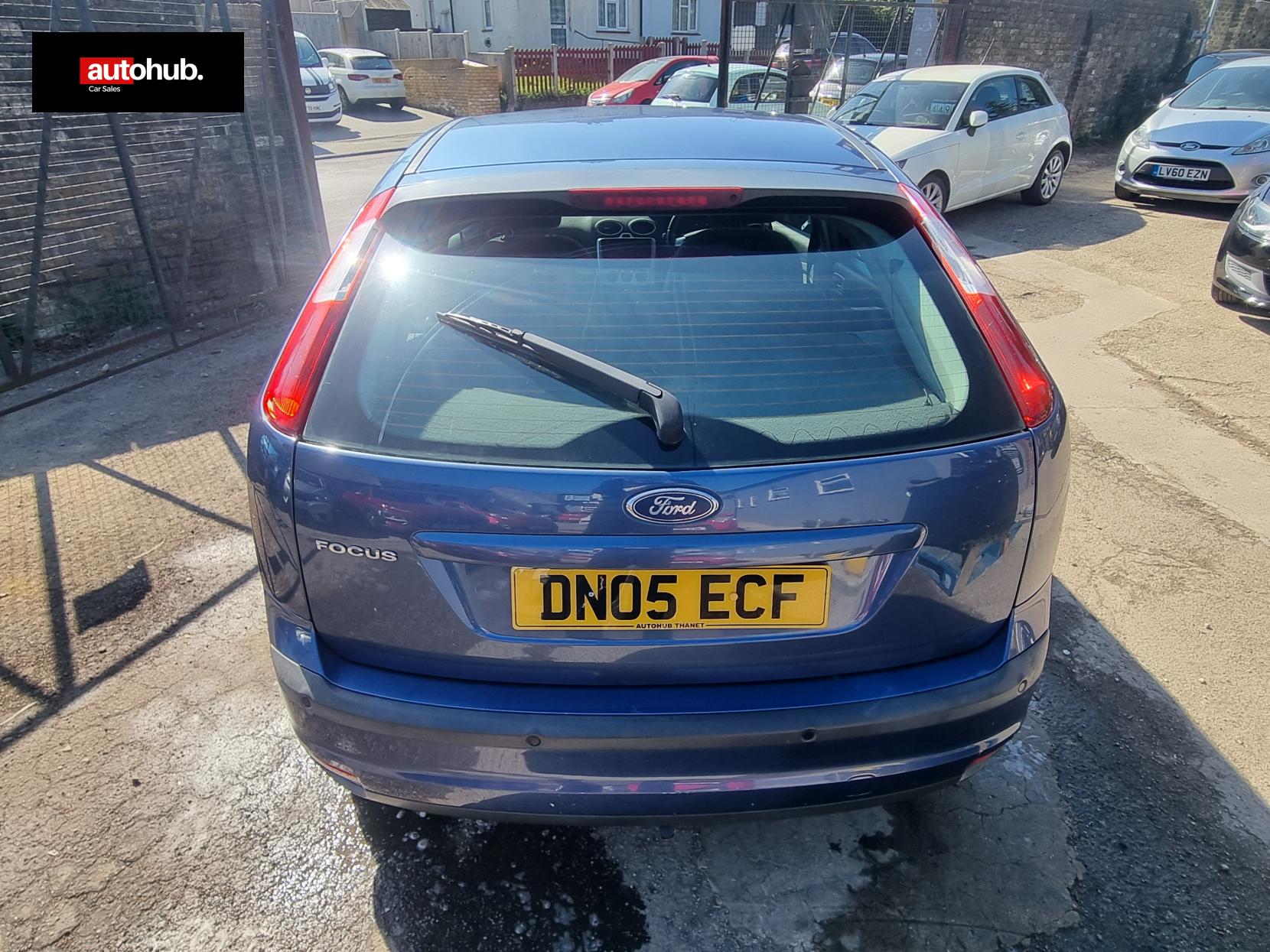 Ford Focus 1.6 Ghia Hatchback 5dr Petrol Automatic (184 g/km, 99 bhp)