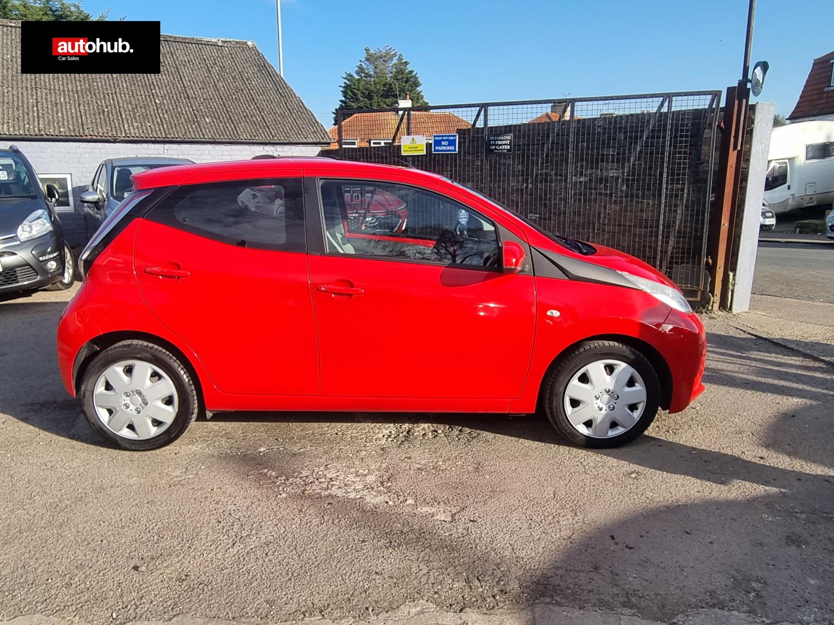 Toyota AYGO 1.0 VVT-i x-play Hatchback 5dr Petrol Manual Euro 5 Euro 5 (68 ps)