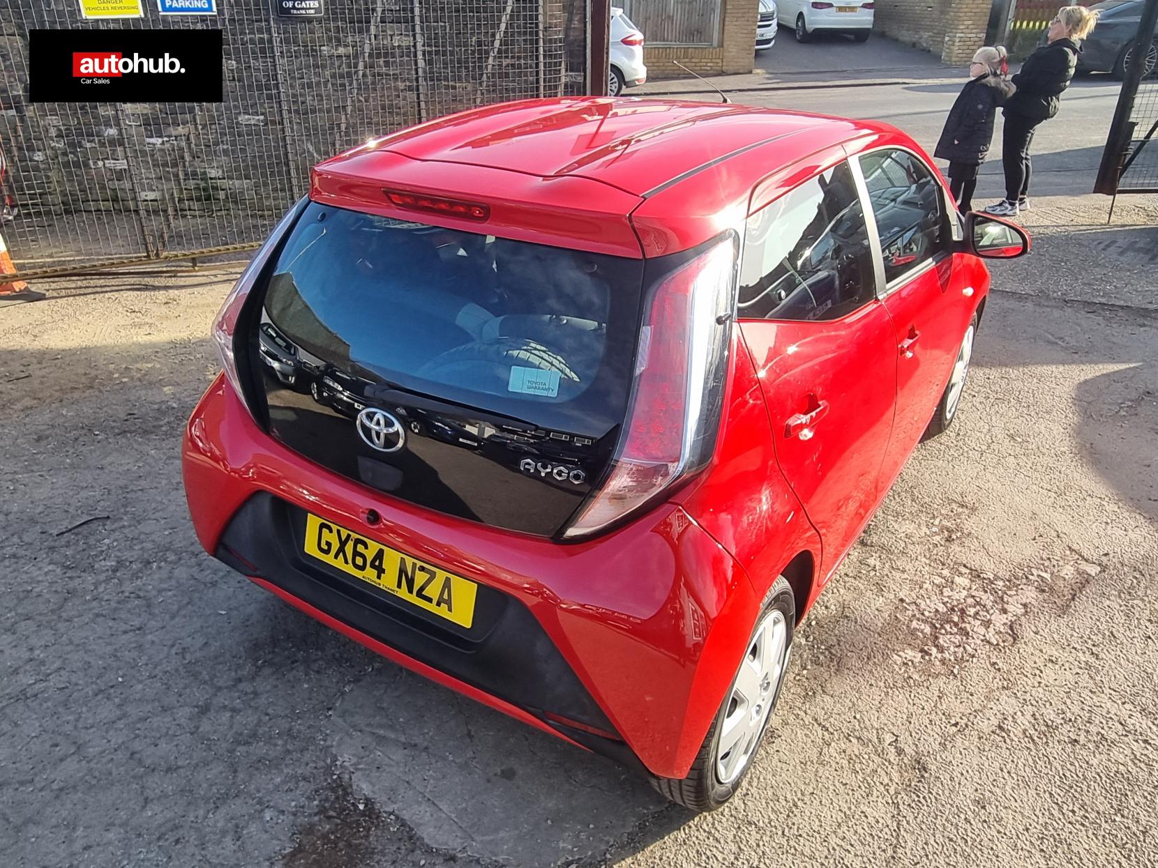 Toyota AYGO 1.0 VVT-i x-play Hatchback 5dr Petrol Manual Euro 5 Euro 5 (68 ps)