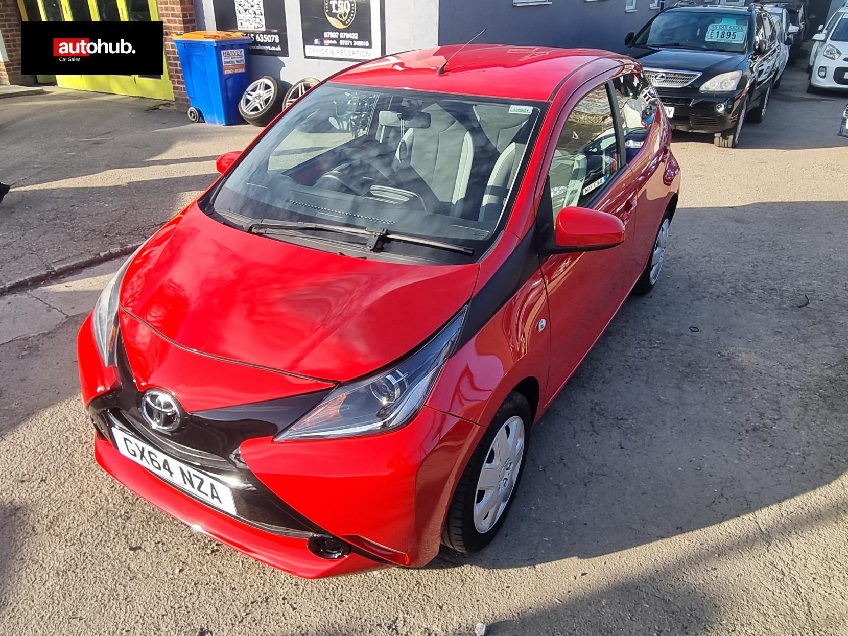 Toyota AYGO 1.0 VVT-i x-play Hatchback 5dr Petrol Manual Euro 5 Euro 5 (68 ps)