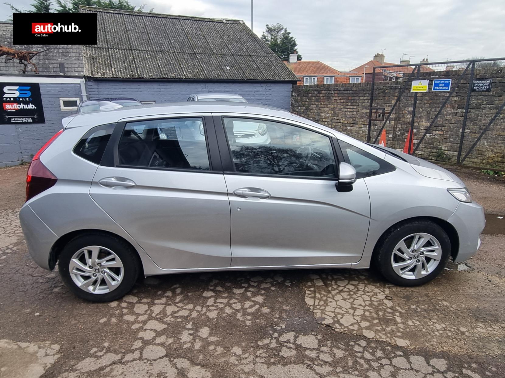 Honda Jazz 1.3 i-VTEC SE Hatchback 5dr Petrol Manual Euro 6 (s/s) (102 ps)